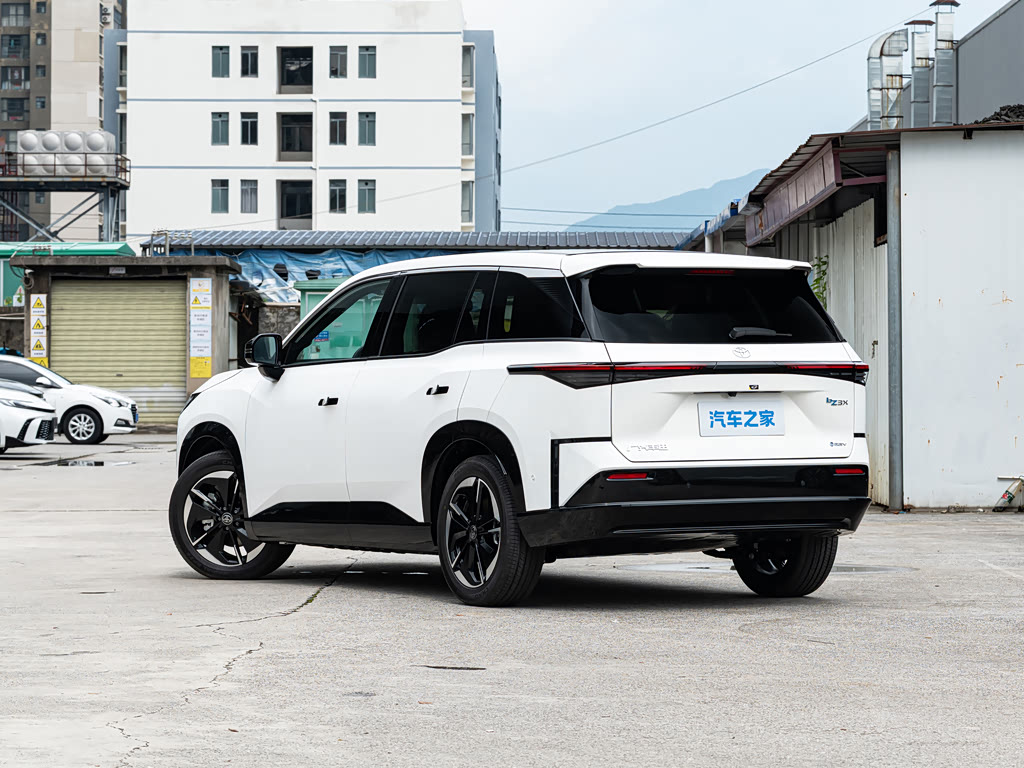 Toyota Platinum 3X, фото 3