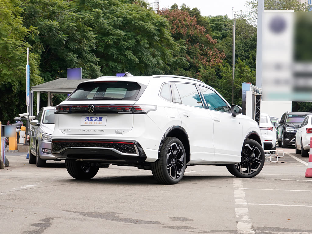 Volkswagen Tiguan L, фото 2