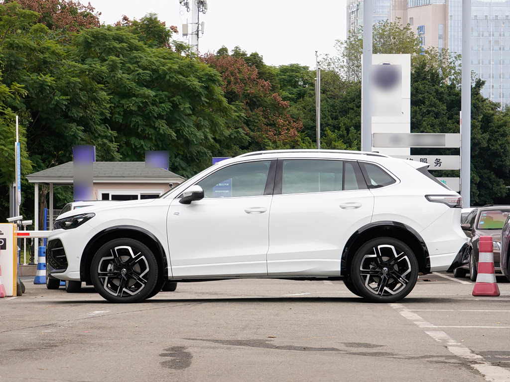Volkswagen Tiguan L, фото 4