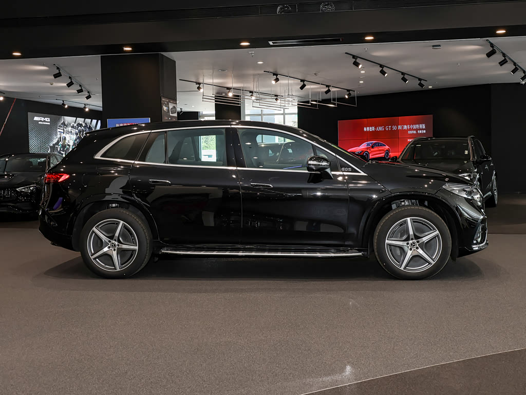 Mercedes-Benz EQS SUV, фото 6