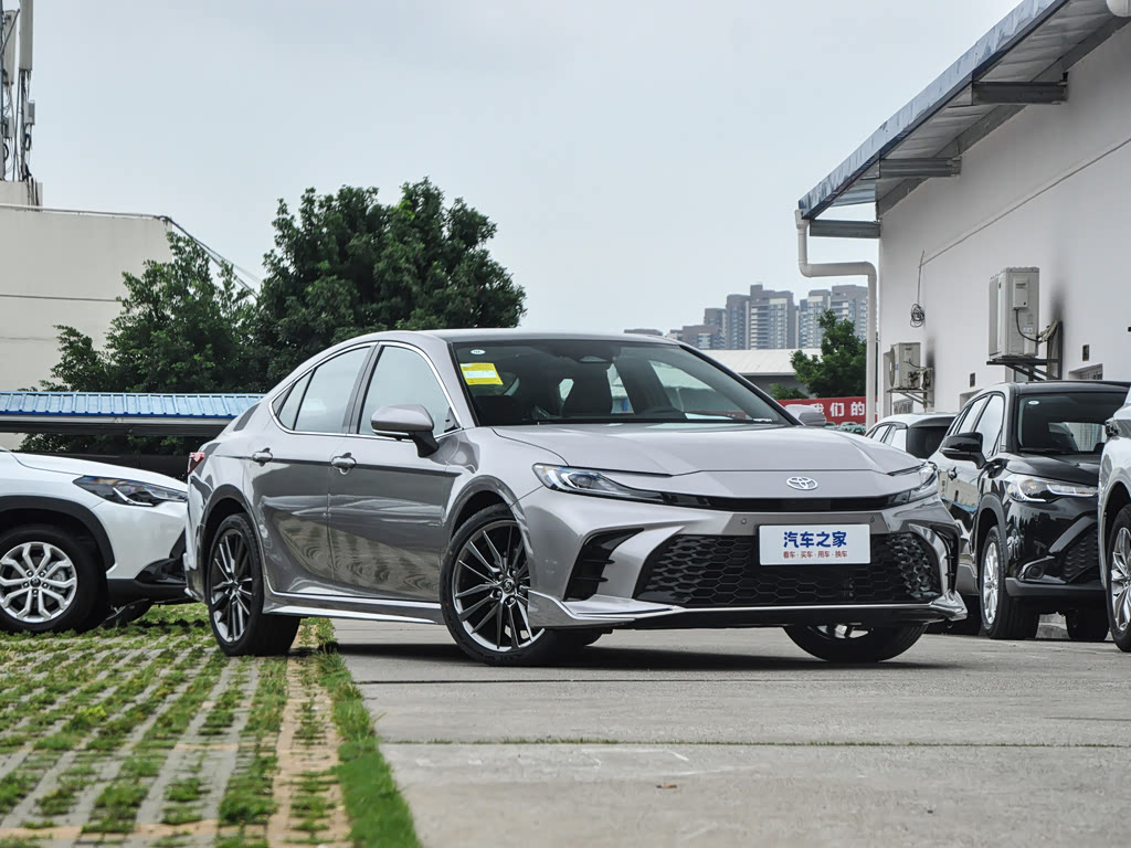 Toyota Camry, фото 2